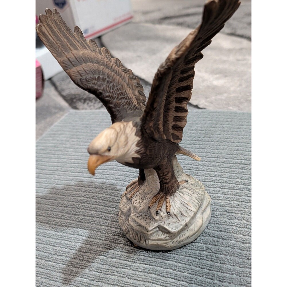 Vintage 1980 Arnart Bald Eagle Figurine Wings Spread Patriotic Bird Statue